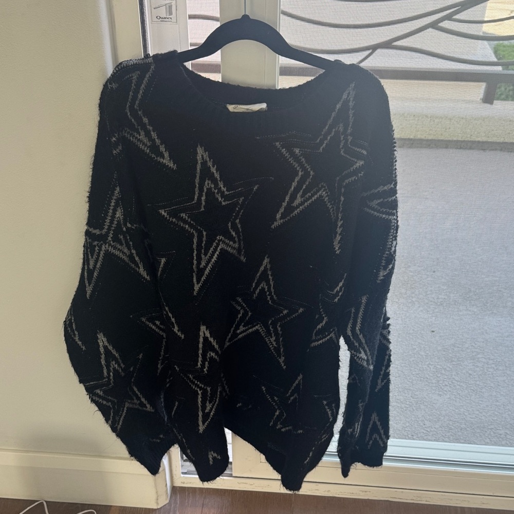 Black Star Pattern Sweater
